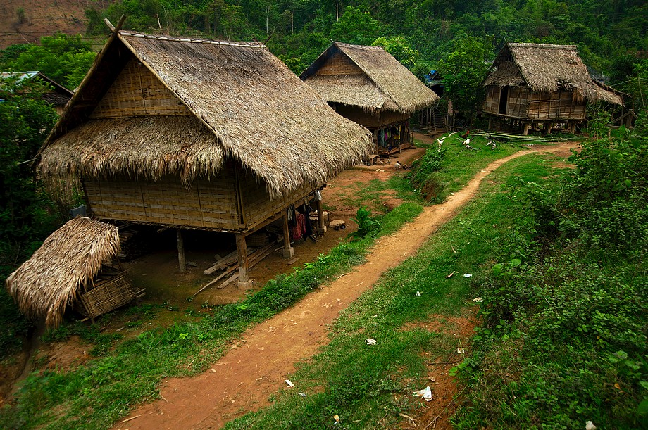 Laos, wioska Nam Mang w okolicy Vieng Phoukha (Na północy Tajlandii i Laosu)